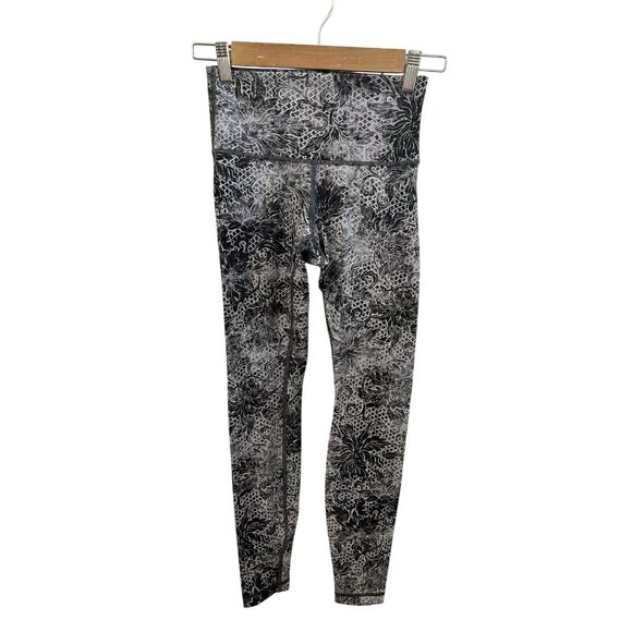 Lululemon Wunder Under High-Rise Leggings Size 4 Black & White Floral Pattern - Picture 1 of 4